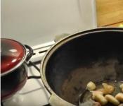 Как приготовить лапшу и подливу для классического лагмана с говядиной