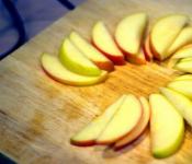 Пошаговый фото рецепт того, как в домашних условиях правильно приготовить вяленые яблоки в духовке на зиму Вяленые яблоки в домашних условиях в духовке