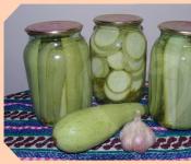 Mga gintong recipe para sa homemade zucchini para sa taglamig
